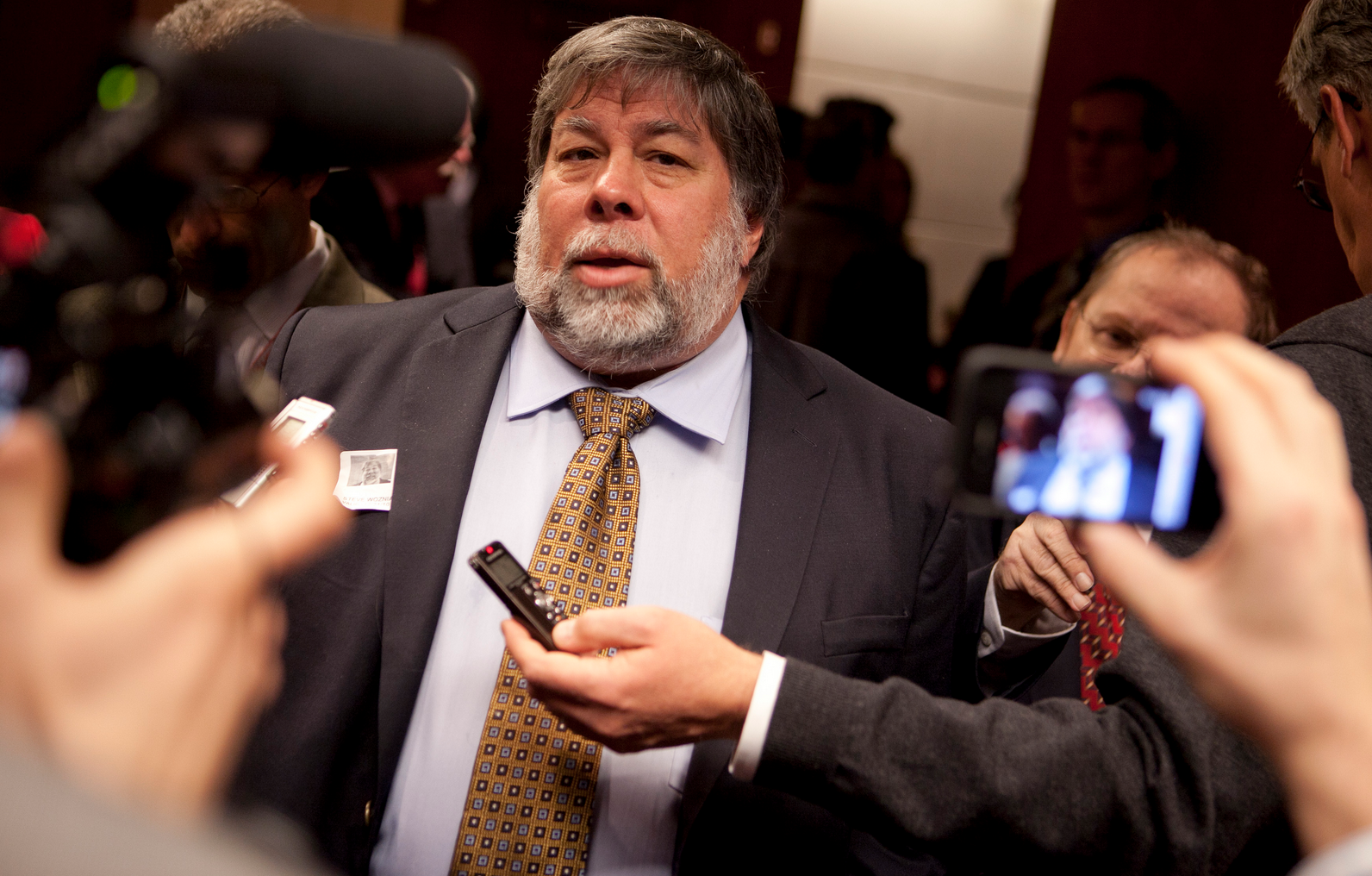 Apple Co-Founder Steve Wozniak Would Buy Facebook Any Price - Shraysi Tandon